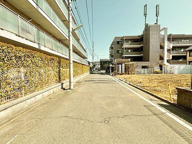 思い描いた暮らしをこの土地で実現。閑静な住宅街ならではの快適で贅沢な暮らしをお楽しみいただけます。