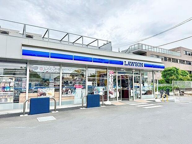 ローソン世田谷喜多見一丁目店 110m