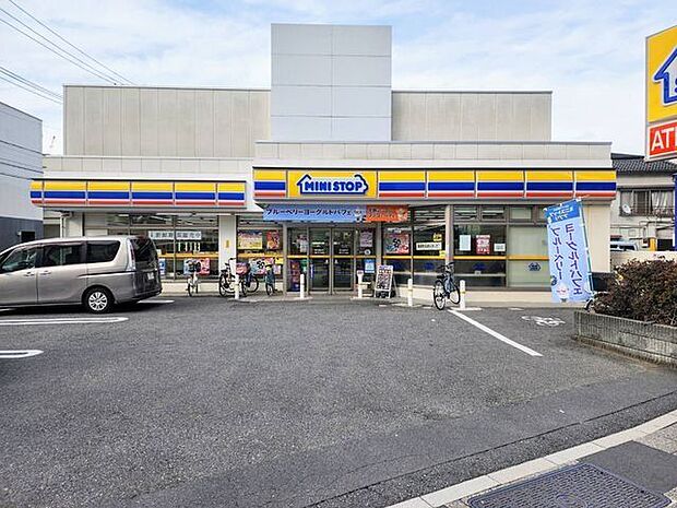 ミニストップ荒川1丁目店 190m