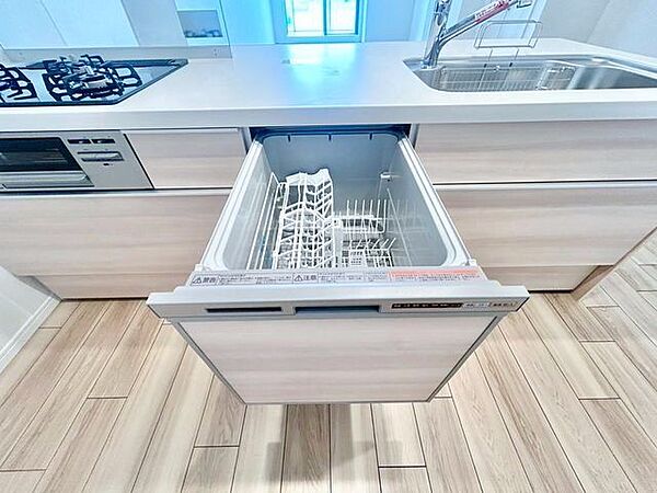 片付けの負担を軽減。様々なシーンで家事の時短に役立つ食洗機付。