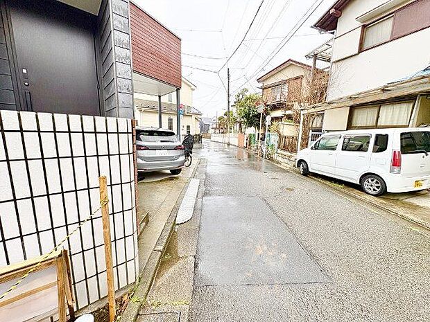お住まい探しの中で是非チェックして頂きたいのが、前面道路の交通量と安全性、周辺の幹線道路の状況等です。