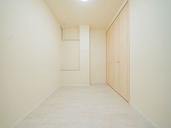 過ぎ行く時間をゆったりと感じることができる落ち着いたお部屋。静かな環境でリラックスタイムをスタート。