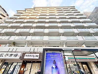 外観:時代と共に変わりゆく街並みと、住む人の変わらない思いを融合。いつまでも誇りに思える住まいへ。 外観:時代と共に変わりゆく街並みと、住む人の変わらない思いを融合。いつまでも誇りに思える住まいへ。