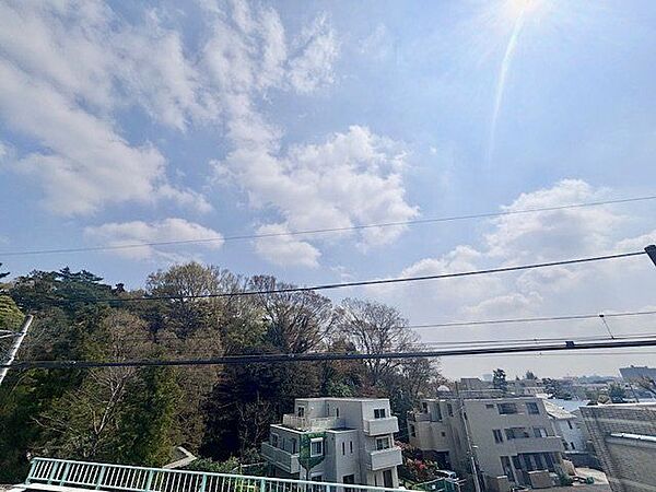 さまざまな表情の景色を眺めながら、くつろぎのひと時をお過ごし頂けます。
