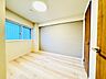 子供部屋：住まう方自身でカスタマイズして頂けるように「シンプル」にデザインされた室内。