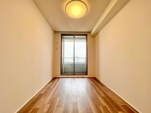 木のぬくもりを感じられる穏やかな空間。静かな環境でリラックスタイムを。