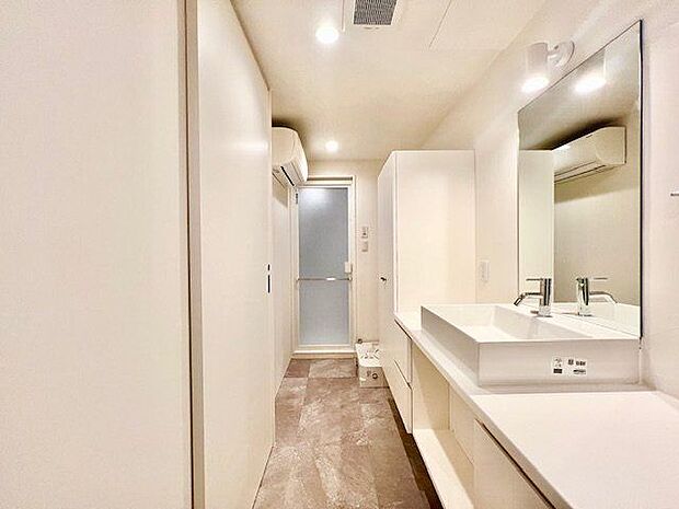 1日の始まりと終わりを心地よく演出してくれる、パウダールーム。心地よいリフレッシュ空間です。