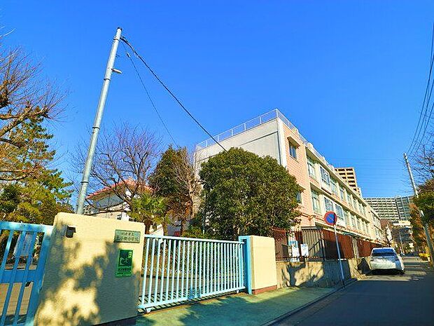 川崎市立東小田小学校 180m