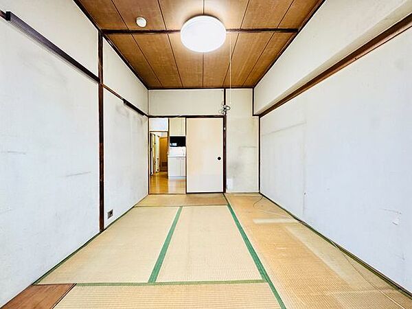落ち着きと趣を備えながらも多彩な使い方ができる畳の間。洋風の住まいといえども、設けておきたい一部屋。