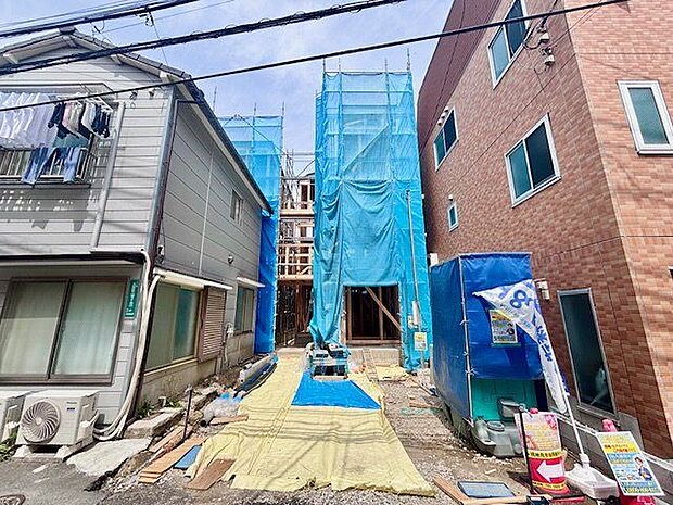 暖かい光が差し込む明るい居住空間です。風通しも優れているため過ごしやすい環境です。