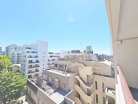 さまざまな表情の景色を眺めながら、くつろぎのひとときをお過ごしいただけます。