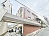 外観：休日にショッピングを愉しんだり、美味しいものを食べたり、そんな彩りある暮らしが享受できる立地。