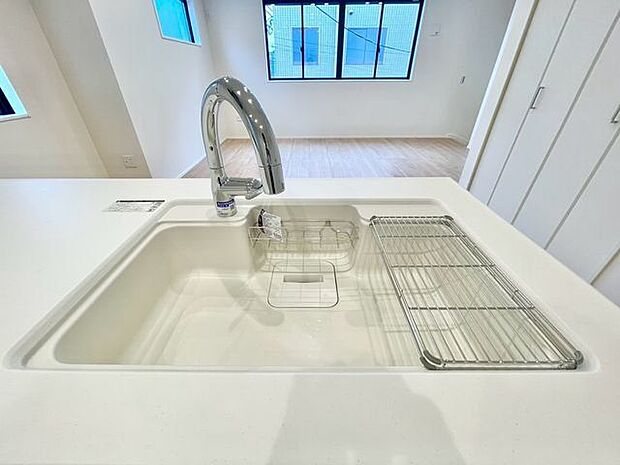おいしい水を毎日飲める浄水器一体型シャワー水栓をご用意。