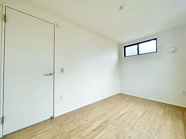 一日の疲れをいやしてくれる主寝室。時を忘れて過ごす場所として過ごせるお部屋。
