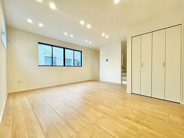 ここにはみんなが集い、食事と楽しい会話が始まる。そんな優しい空間です。