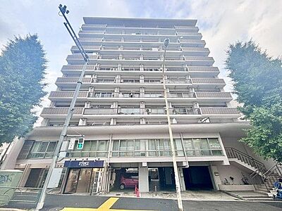 外観:住まいは明日へのエネルギーを養うオアシスだとすれば、元気のでる存在でなければなりません。 外観:住まいは明日へのエネルギーを養うオアシスだとすれば、元気のでる存在でなければなりません。