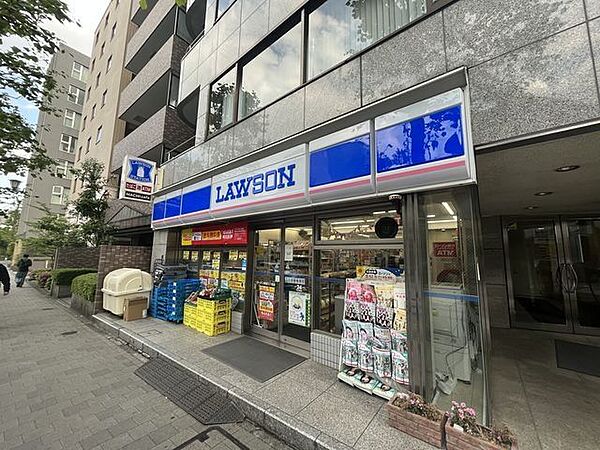 ローソン赤坂九丁目店 260m