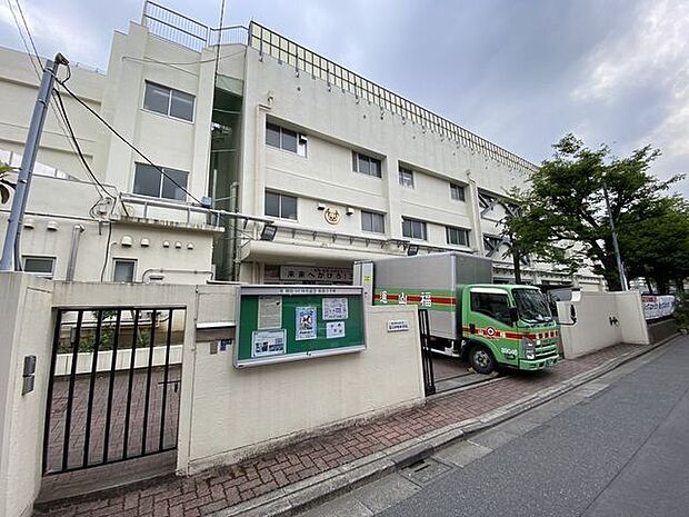江東区立第三砂町中学校 430m