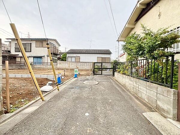 お住まい探しの中で是非チェックして頂きたいのが、前面道路の交通量と安全性、周辺の幹線道路の状況等です。