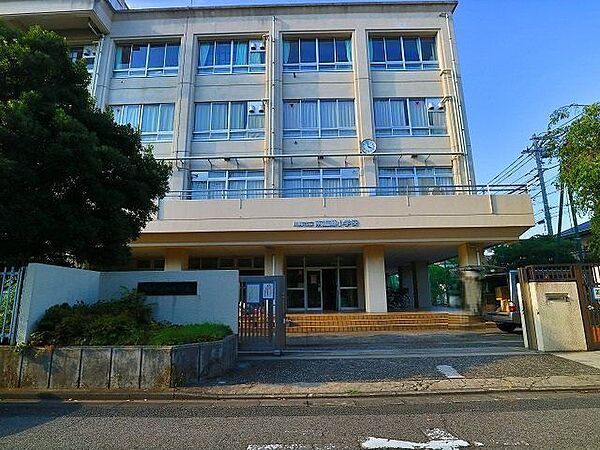 川崎市立南加瀬小学校 550m