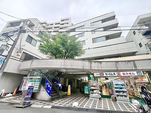 利便性に優れ、自然にも恵まれた穏やかな暮らしが叶う住環境となっています。
