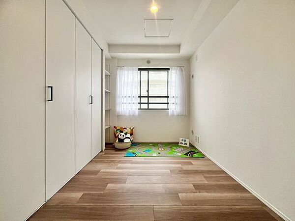 自分だけのプライベート空間。ぬくもりを感じることができる明るい居室です。