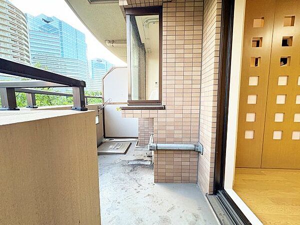 くつろぎのひと時を演出するバルコニー。