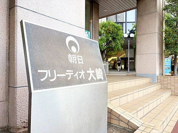 無駄のないすっきりとしたアプローチが、ゆとりある落ち着いた住空間へと誘います。