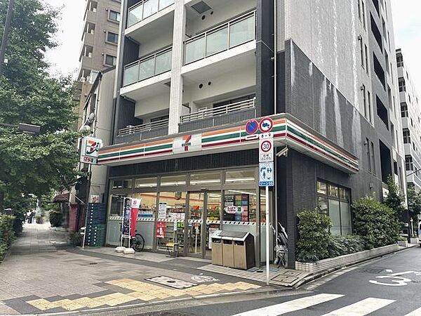 セブンイレブン中央区新川2丁目店 96m