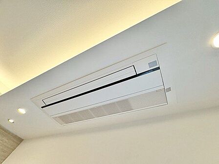 天井埋込型エアコン。様々な暮らしに調和する充実の機能により、お客様ひとりひとりに快適さを提供します。