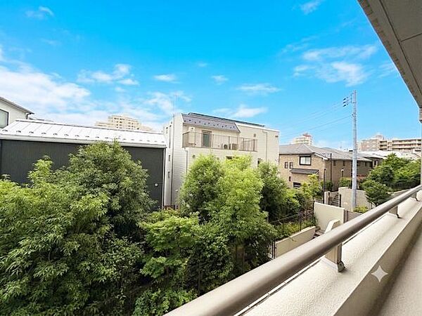 開放感と爽やかな風を感じていただけると思います。（空の加工を生成AIで行っています）