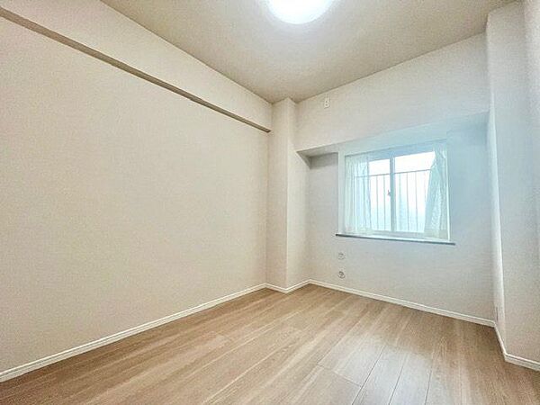 居心地のいい暮らしには欠かせない採光。たっぷりと陽光が注がれる明るい空間。