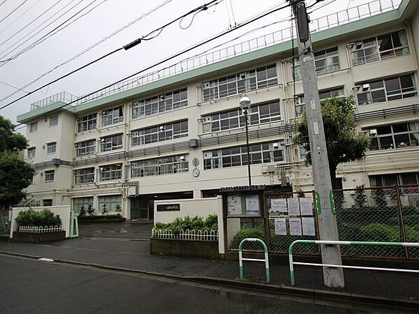世田谷区立上祖師谷中学校 1700m