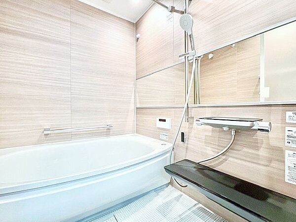 1日の疲れを癒し心も身体もリラックスできるバス空間。美と健康を手に入れるバスタイムへ。