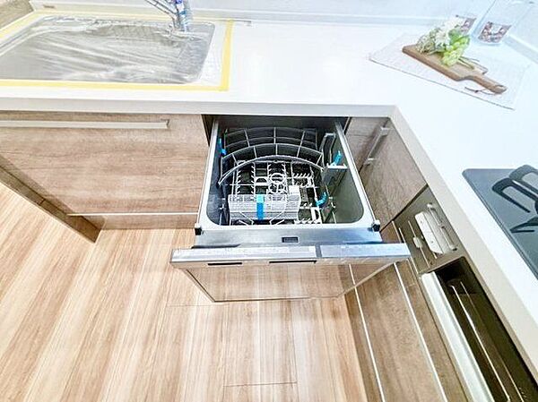 ビルトイン食洗機を採用。様々なシーンで家事の時短に役立ちます。