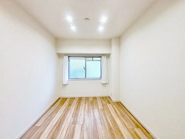 木のぬくもりを感じられる穏やかな空間。静かな環境でリラックスタイムを。