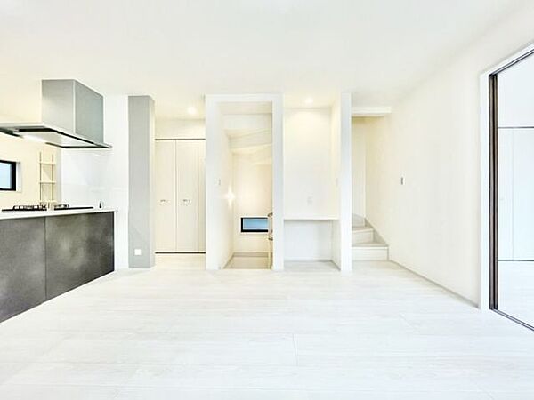洗練されたデザインと機能性が織りなすこだわりの住空間。ゆったりとした時間をお過ごしください。