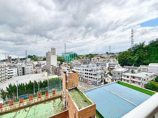 バルコニーに出た時には、頬をなでる優しい風を感じることが出来ます。つい深呼吸をしたくなる眺望です。