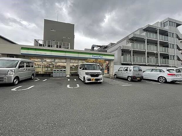 ファミリーマート大田多摩川二丁目店 400m