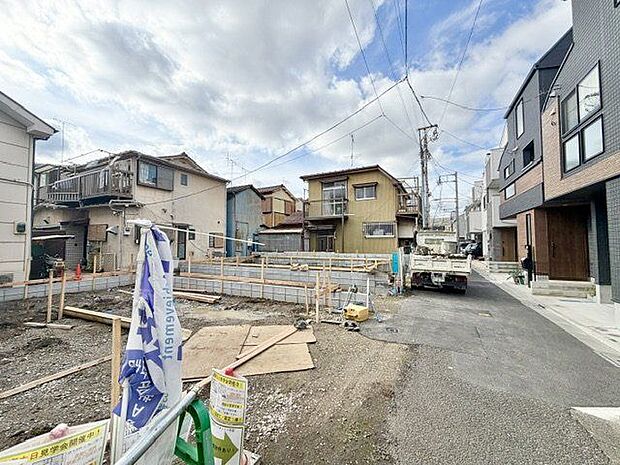車での移動が多い場合は幹線道路へのアクセスのしやすさは重要。スムーズに駐車できるかもご確認ください。