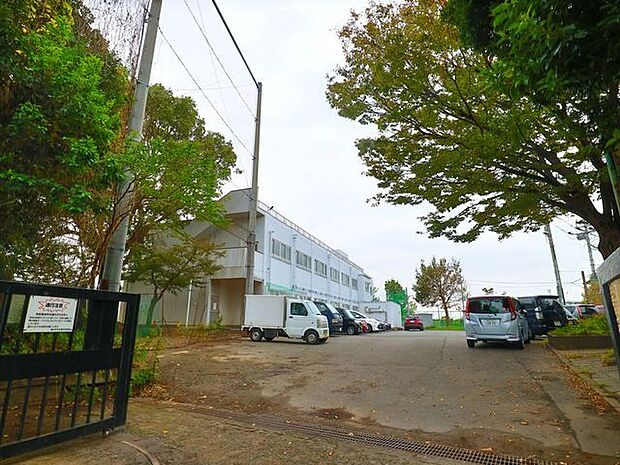 横浜市立生麦中学校 270m