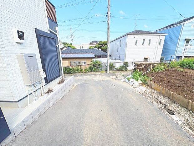コンビニまで450mで、急な買物にも対応できます。