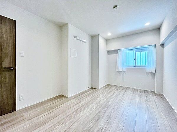 木のぬくもりを感じられる穏やかな空間。静かな環境でリラックスタイムを。