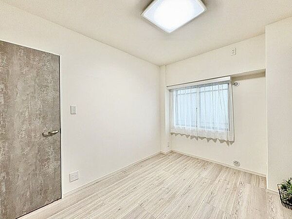 一日の中で多くの時間を過すことになる住まいだからこそ、いつも穏やかな空間であるように心掛けています。