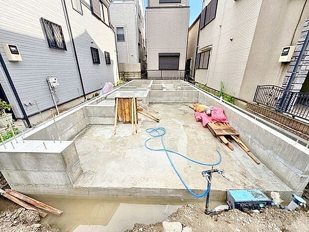 家族のニーズに合わせた間取りプラン。心地よい空間を創造します。(空の加工を生成AIで行っています)