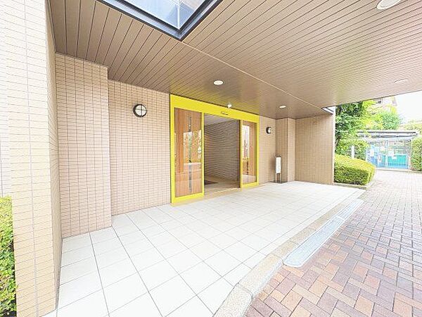 帰宅されるご家族や、訪れる方を優しく迎える・安らぎに満ちた生活空間を予感させてくれます。