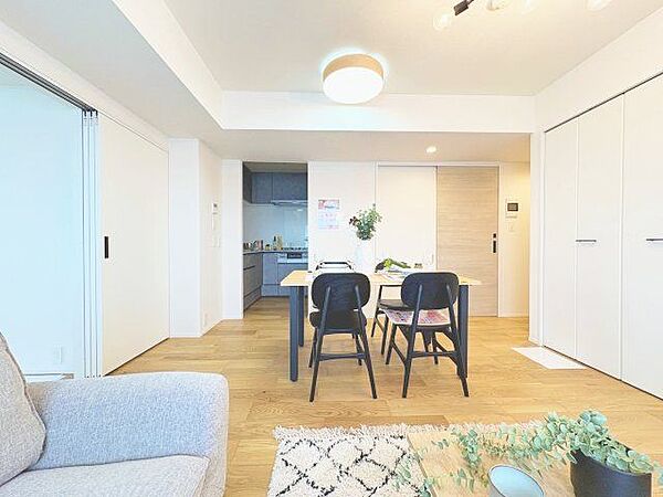 楽しい毎日と明るい未来を予感させる「空間が織り成すひとつ先の住み心地」を演出します。