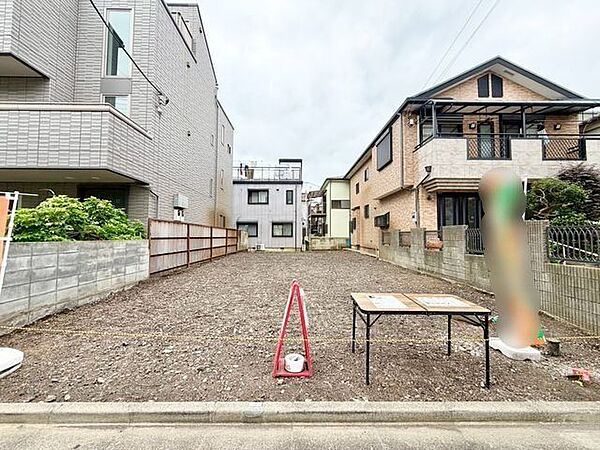 徒歩圏内にお買い物施設が充実しており、毎日の生活に快適な環境です。