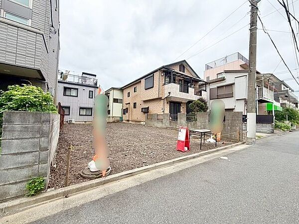 駐車スペースがあるので、家族みんなで過ごす週末もアクティブにお過ごしいただけます。