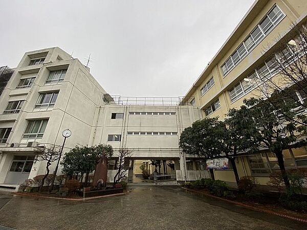 川崎市立向丘中学校 1700m